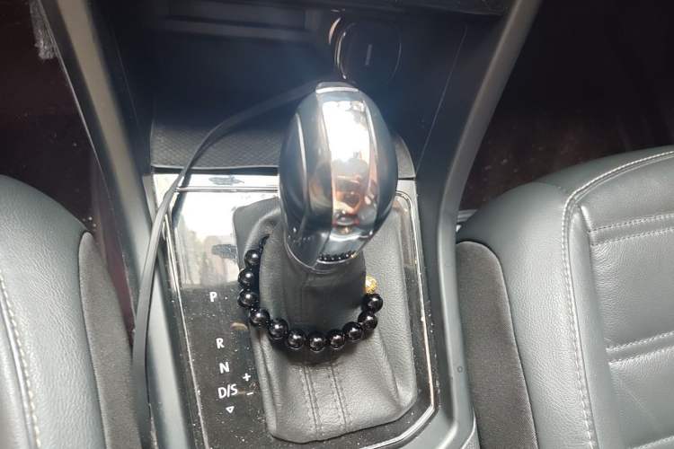 Used Volkswagen Touran 2016 Volkswagen Touran L 280TSI DSG Comfort Edition Gear Lever