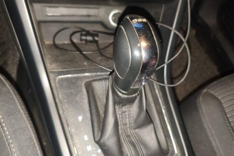 Used Volkswagen Touran 2016 Touran L 280TSI DSG Style Edition Gear Lever