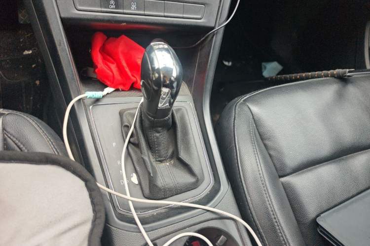Used Volkswagen Touran 2016 Touran L 280TSI DSG Style Edition Gear Lever