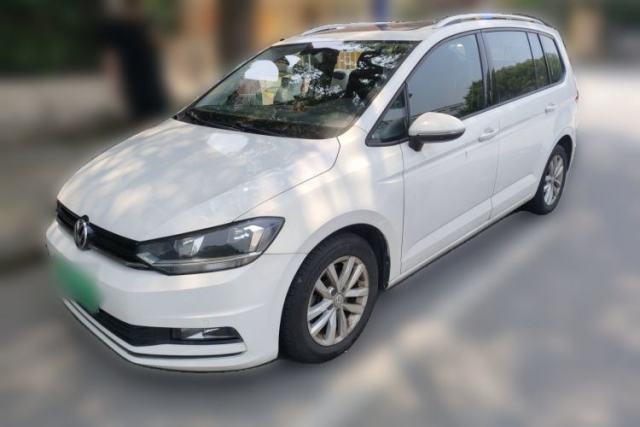 Ojetý Volkswagen Touran 2016 Volkswagen Touran L 280TSI DSG Comfort Edition