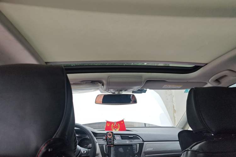 Used Volkswagen Touran 2016 Volkswagen Touran L 280TSI DSG Comfort Edition Headliner