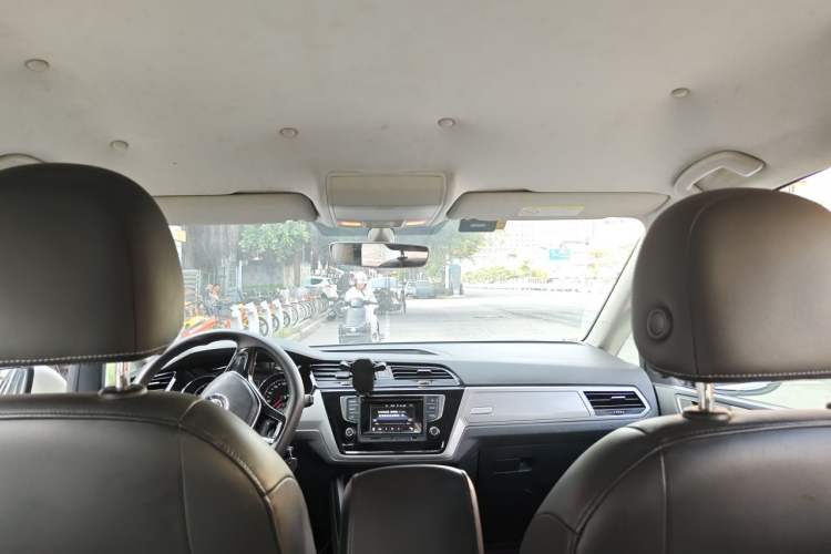 Used Volkswagen Touran 2016 Volkswagen Touran L 280TSI DSG Comfort Edition Headliner