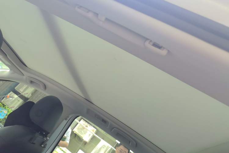 Used Volkswagen Touran 2016 Volkswagen Touran L 330TSI DSG Luxury Edition Headliner