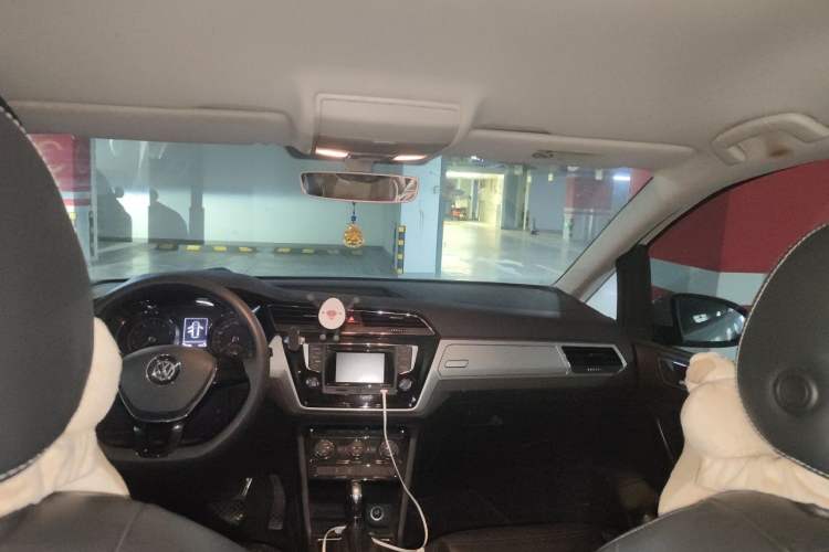 Used Volkswagen Touran 2016 Volkswagen Touran L 280TSI DSG Comfort Edition Headliner