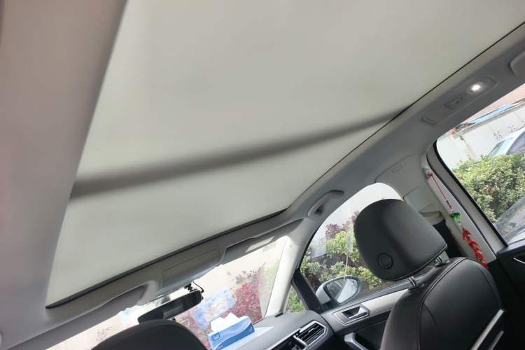 Used Volkswagen Touran 2016 Volkswagen Touran L 280TSI DSG Comfort Edition Headliner