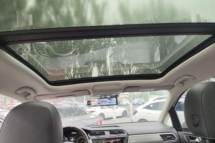 Used Volkswagen Touran 2016 Volkswagen Touran L 280TSI DSG Comfort Edition Headliner