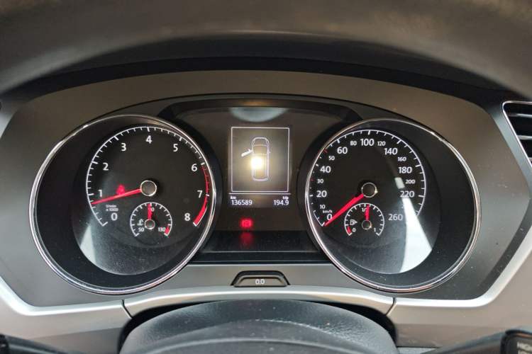 Used Volkswagen Touran 2016 Volkswagen Touran L 280TSI Manual Trend Edition Instrument Cluster