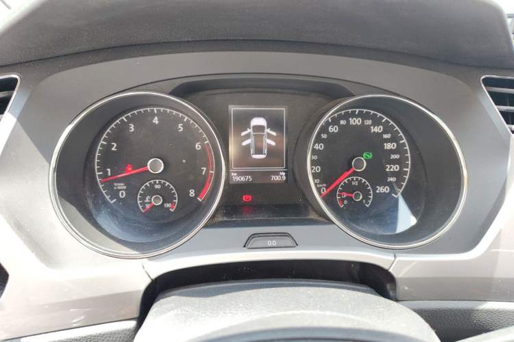 Used Volkswagen Touran 2016 Touran L 280TSI DSG Style Edition Instrument Cluster