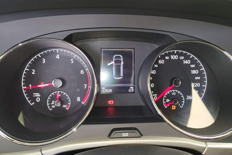 Used Volkswagen Touran 2016 Volkswagen Touran L 280TSI Manual Trend Edition Instrument Cluster