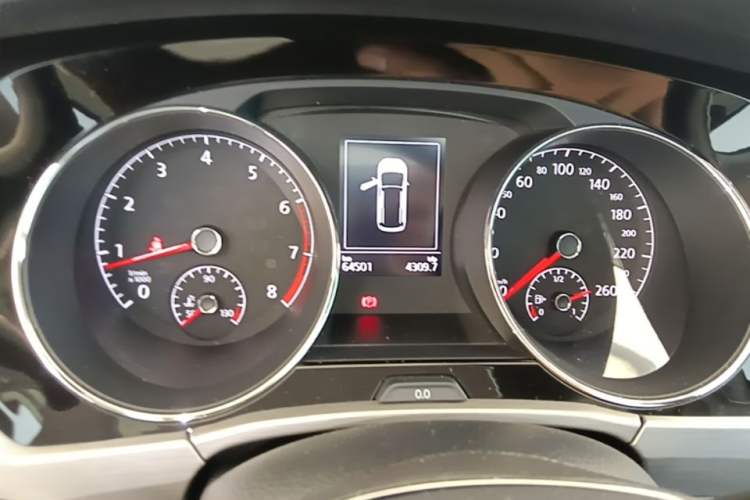 Used Volkswagen Touran 2016 Volkswagen Touran L 280TSI DSG Comfort Edition Instrument Cluster