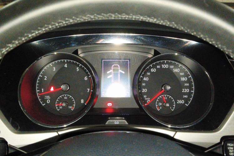 Used Volkswagen Touran 2016 Volkswagen Touran L 280TSI Manual Comfort Edition Instrument Cluster