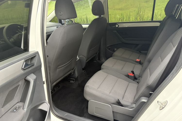 Used Volkswagen Touran 2016 Volkswagen Touran L 280TSI Manual Trend Edition Interior 1