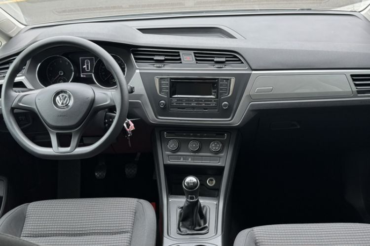 Used Volkswagen Touran 2016 Volkswagen Touran L 280TSI Manual Trend Edition Interior 5