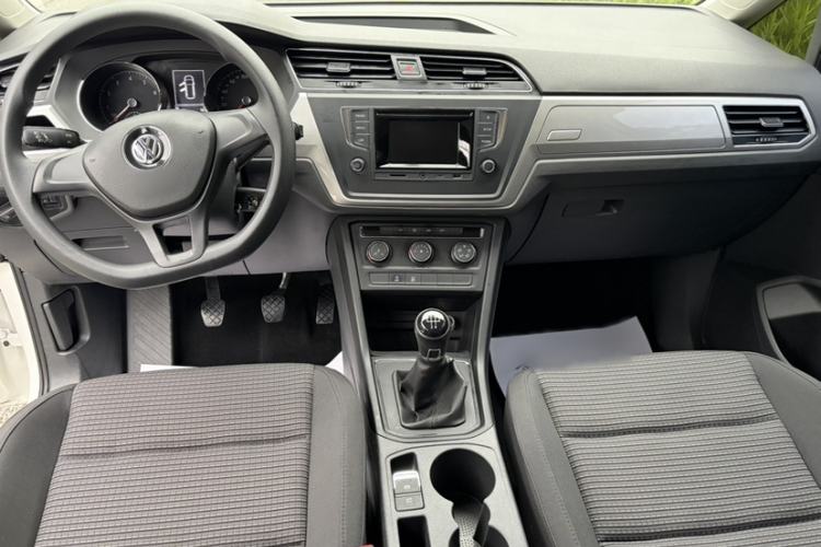 Used Volkswagen Touran 2016 Volkswagen Touran L 280TSI Manual Trend Edition Interior 7