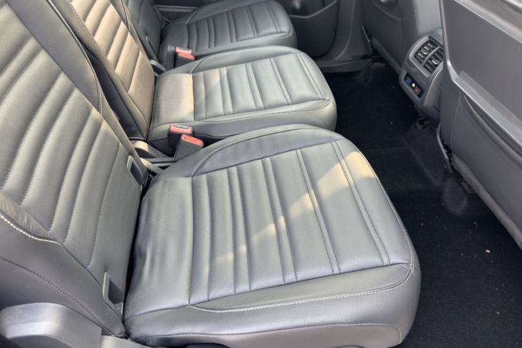 Used Volkswagen Touran 2016 Volkswagen Touran L 280TSI DSG Luxury Edition Interior 7