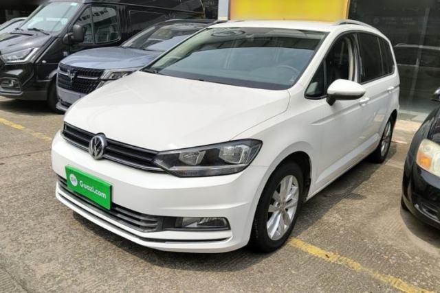 Ojetý Volkswagen Touran 2016 Volkswagen Touran L 280TSI DSG Comfort Edition