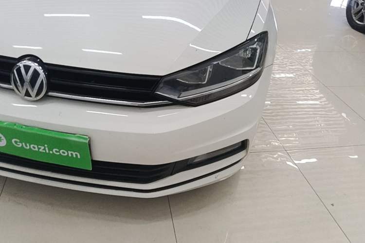 Used Volkswagen Touran 2016 Volkswagen Touran L 280TSI Manual Trend Edition Left Front Headlight