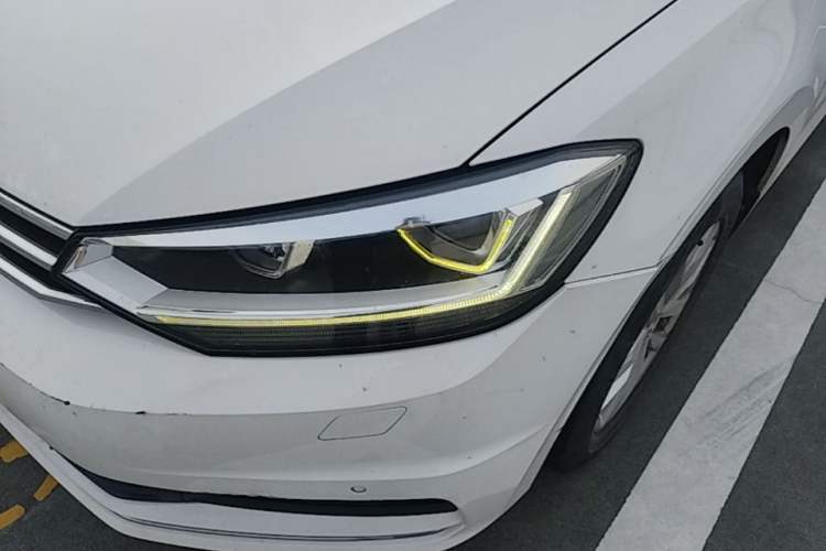 Used Volkswagen Touran 2016 Volkswagen Touran L 280TSI DSG Comfort Edition Left Front Headlight
