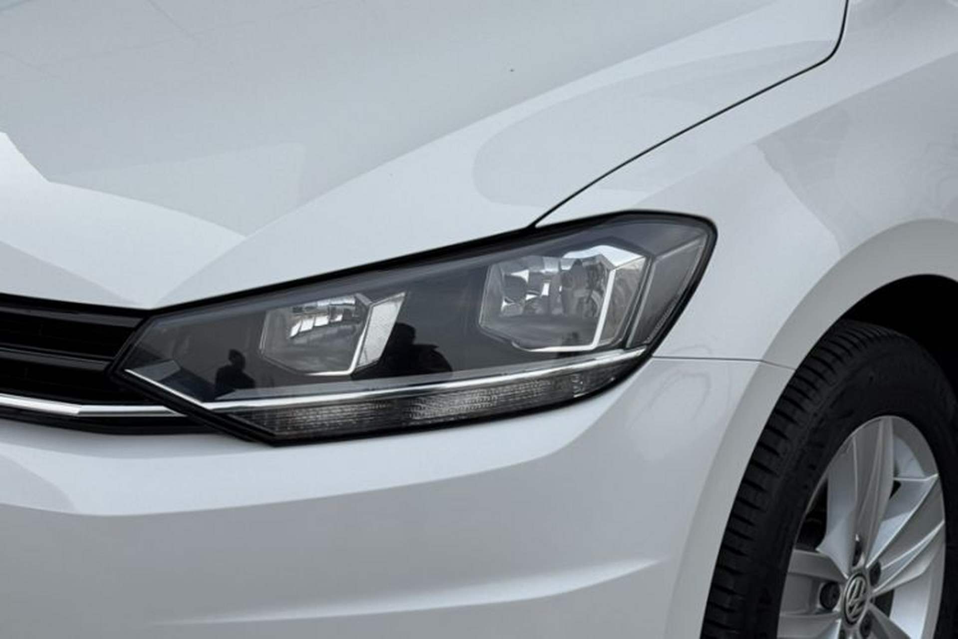 Used Volkswagen Touran 2016 Volkswagen Touran L 280TSI Manual Trend Edition Left Front Headlight