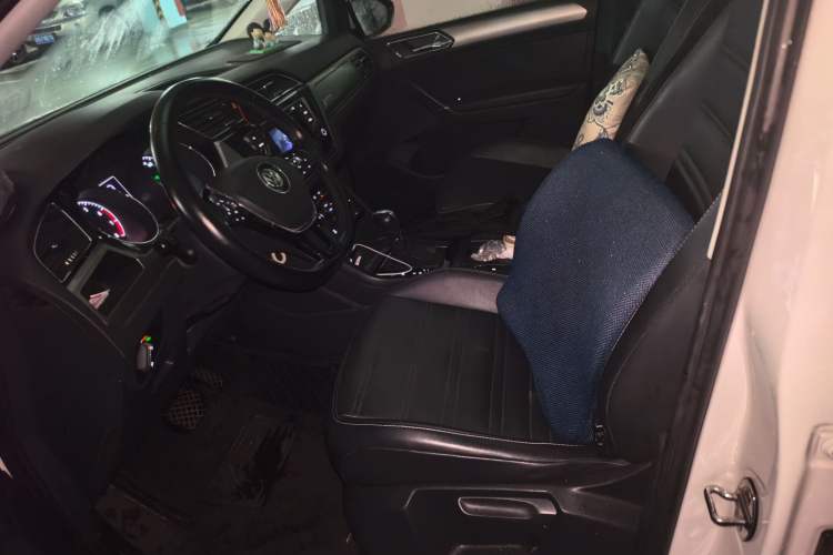 Used Volkswagen Touran 2016 Volkswagen Touran L 280TSI DSG Comfort Edition Left Front Seat