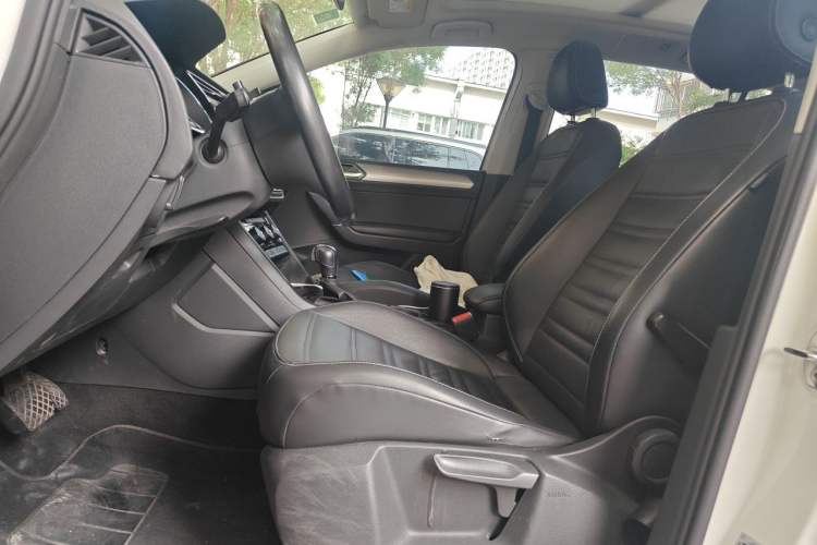 Used Volkswagen Touran 2016 Volkswagen Touran L 280TSI DSG Comfort Edition Left Front Seat