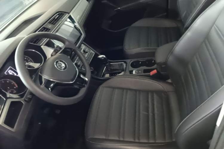 Used Volkswagen Touran 2016 Volkswagen Touran L 280TSI DSG Comfort Edition Left Front Seat