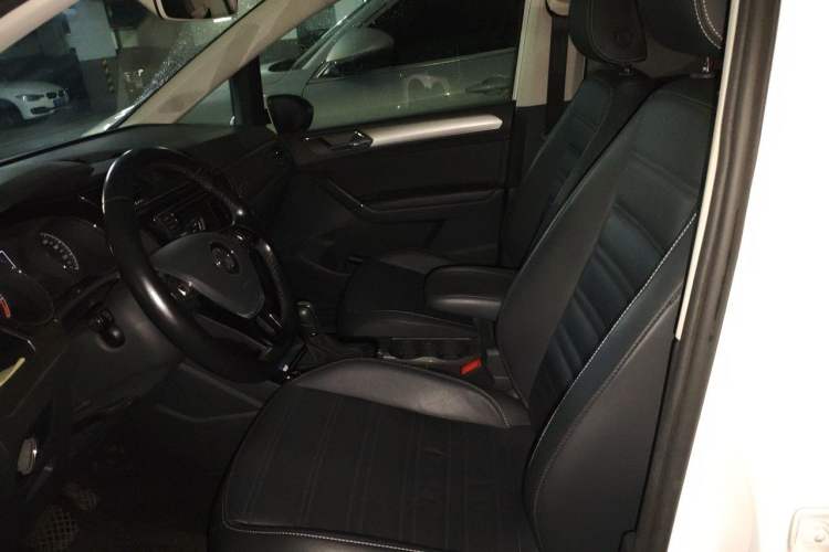 Used Volkswagen Touran 2016 Volkswagen Touran L 280TSI DSG Luxury Edition Left Front Seat
