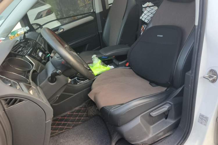 Used Volkswagen Touran 2016 Volkswagen Touran L 280TSI DSG Comfort Edition Left Front Seat