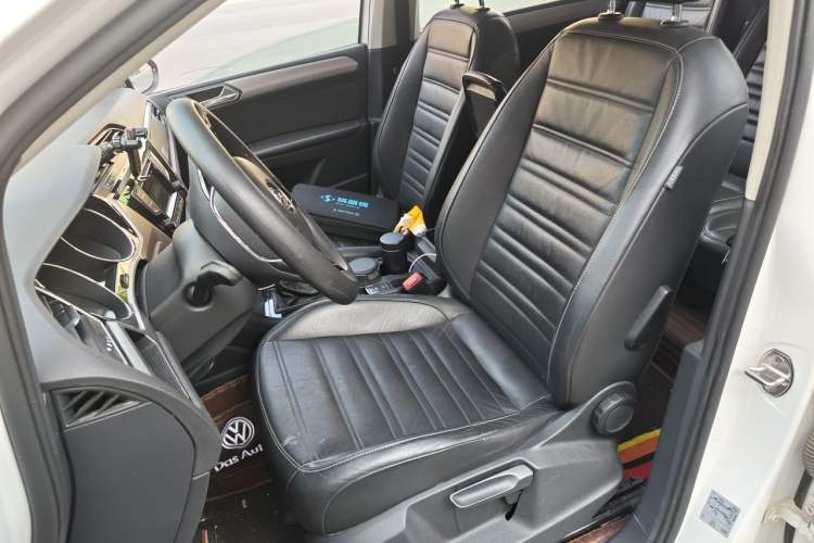 Used Volkswagen Touran 2016 Volkswagen Touran L 280TSI DSG Comfort Edition Left Front Seat