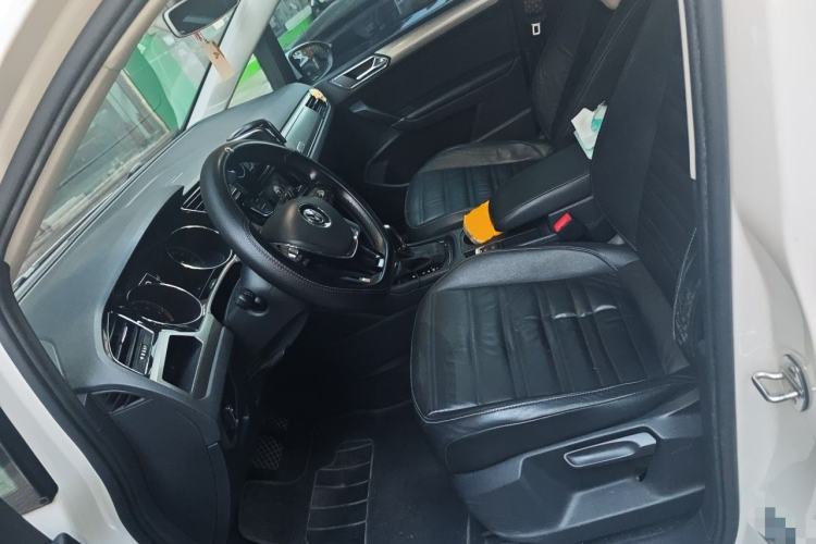 Used Volkswagen Touran 2016 Volkswagen Touran L 280TSI DSG Comfort Edition Left Front Seat