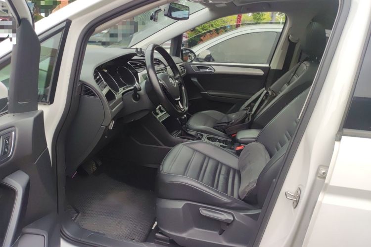Used Volkswagen Touran 2016 Volkswagen Touran L 280TSI DSG Comfort Edition Left Front Seat