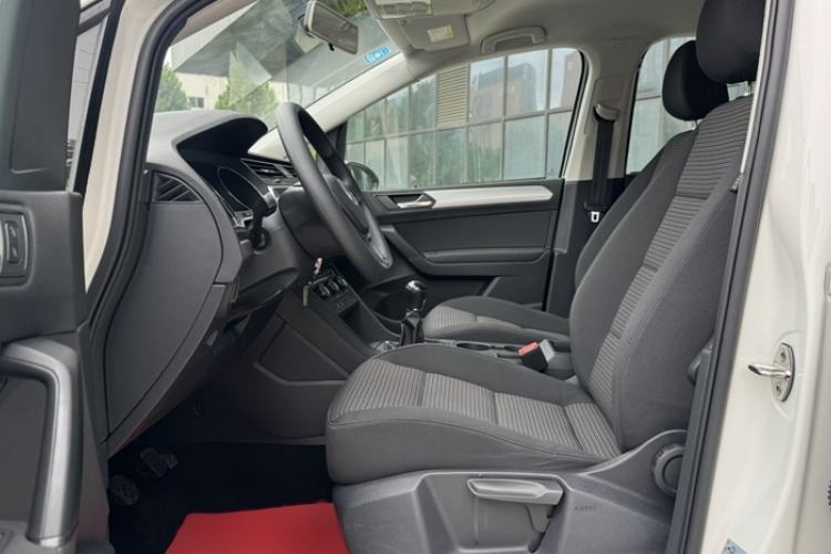 Used Volkswagen Touran 2016 Volkswagen Touran L 280TSI Manual Trend Edition Left Front Seat