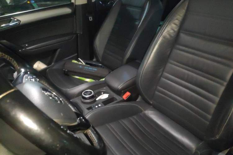 Used Volkswagen Touran 2016 Volkswagen Touran L 280TSI DSG Comfort Edition Left Front Seat