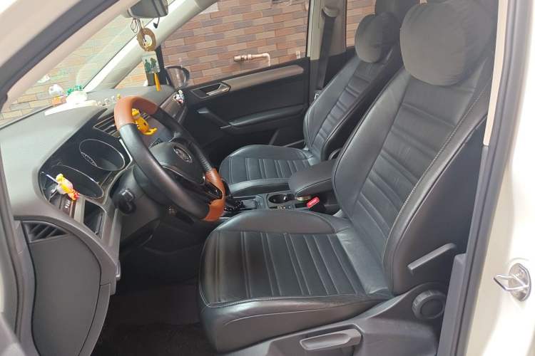 Used Volkswagen Touran 2016 Volkswagen Touran L 280TSI DSG Comfort Edition Left Front Seat