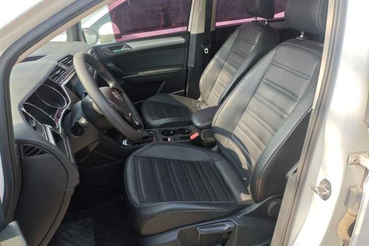 Used Volkswagen Touran 2016 Volkswagen Touran L 280TSI DSG Comfort Edition Left Front Seat