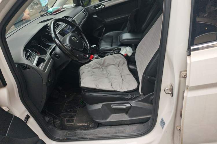 Used Volkswagen Touran 2016 Touran L 280TSI DSG Style Edition Left Front Seat