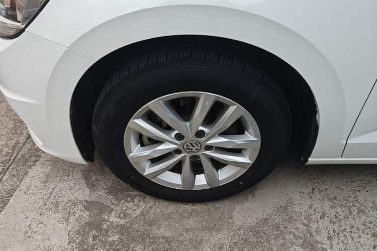 Used Volkswagen Touran 2016 Volkswagen Touran L 280TSI DSG Comfort Edition Left Front Wheel Hub