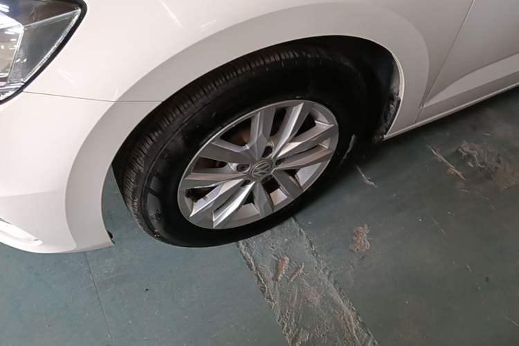 Used Volkswagen Touran 2016 Volkswagen Touran L 280TSI DSG Comfort Edition Left Front Wheel Hub