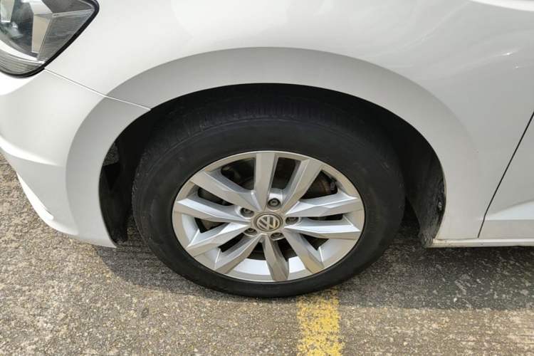 Used Volkswagen Touran 2016 Volkswagen Touran L 280TSI DSG Comfort Edition Left Front Wheel Hub