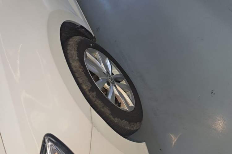 Used Volkswagen Touran 2016 Volkswagen Touran L 280TSI DSG Comfort Edition Left Front Wheel Hub