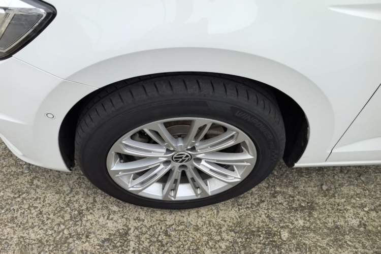 Used Volkswagen Touran 2016 Volkswagen Touran L 280TSI DSG Luxury Edition Left Front Wheel Hub