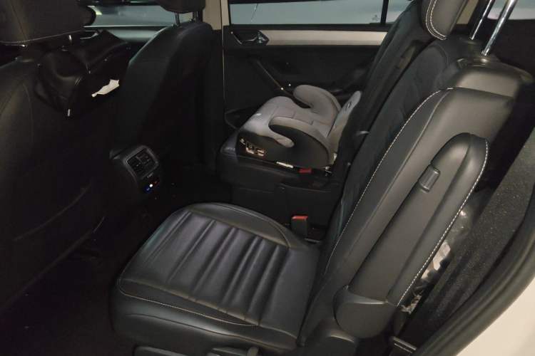 Used Volkswagen Touran 2016 Volkswagen Touran L 280TSI DSG Comfort Edition Left Rear Seat