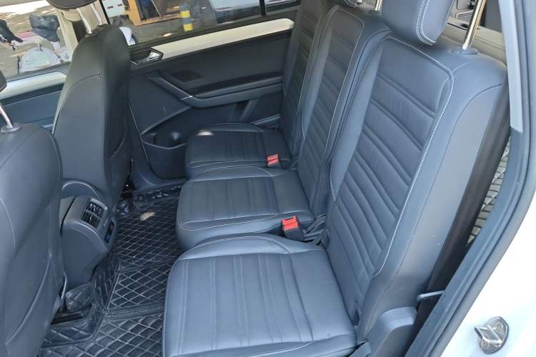 Used Volkswagen Touran 2016 Volkswagen Touran L 280TSI DSG Comfort Edition Left Rear Seat