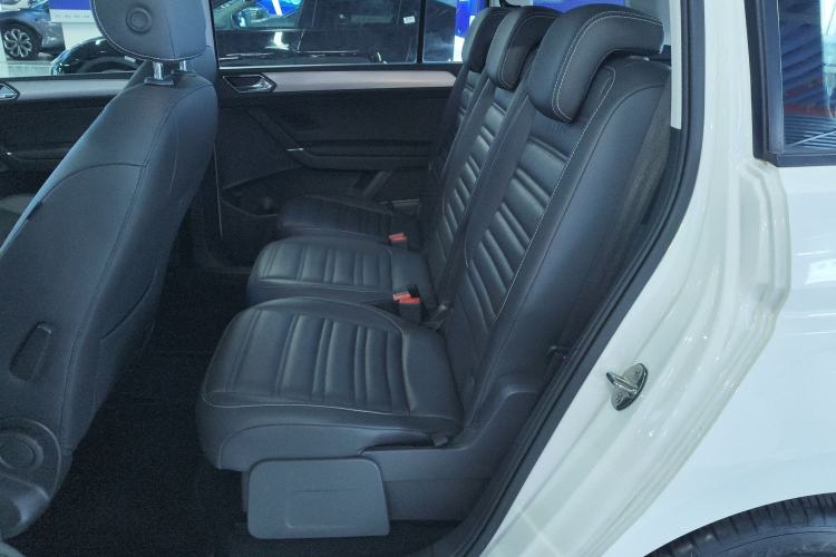 Used Volkswagen Touran 2016 Volkswagen Touran L 280TSI DSG Comfort Edition Left Rear Seat