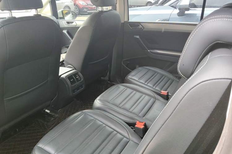 Used Volkswagen Touran 2016 Volkswagen Touran L 280TSI DSG Comfort Edition Left Rear Seat