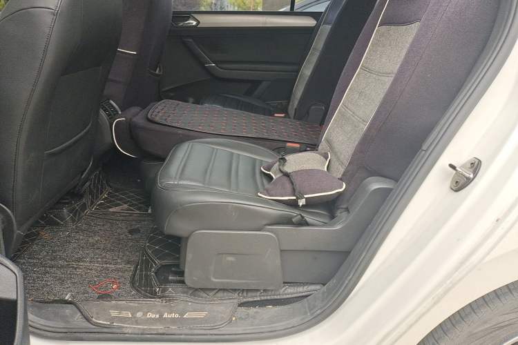 Used Volkswagen Touran 2016 Volkswagen Touran L 280TSI DSG Comfort Edition Left Rear Seat