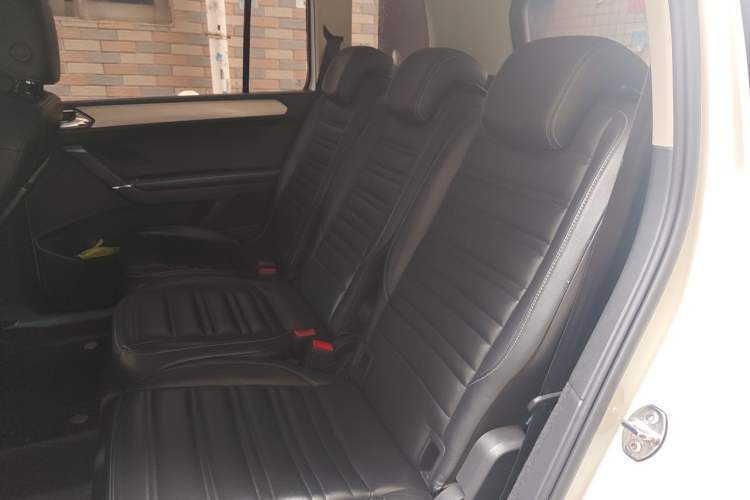 Used Volkswagen Touran 2016 Volkswagen Touran L 280TSI DSG Comfort Edition Left Rear Seat