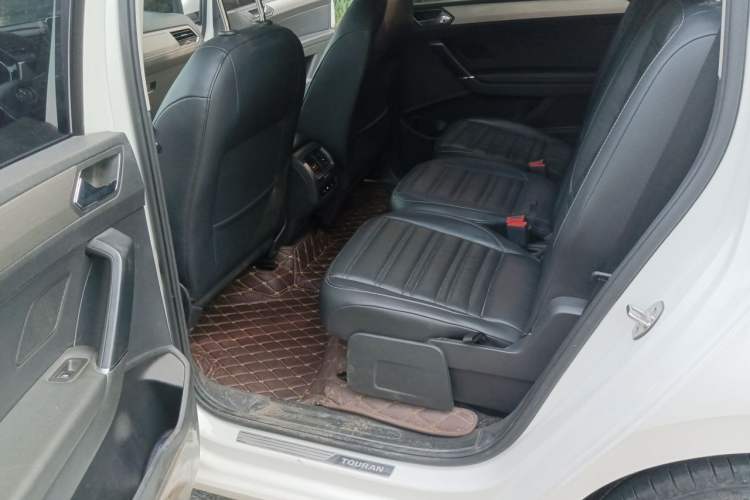 Used Volkswagen Touran 2016 Volkswagen Touran L 280TSI DSG Comfort Edition Left Rear Seat