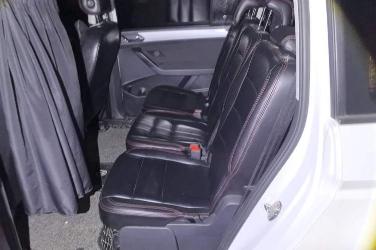 Used Volkswagen Touran 2016 Volkswagen Touran L 280TSI Manual Trend Edition Left Rear Seat