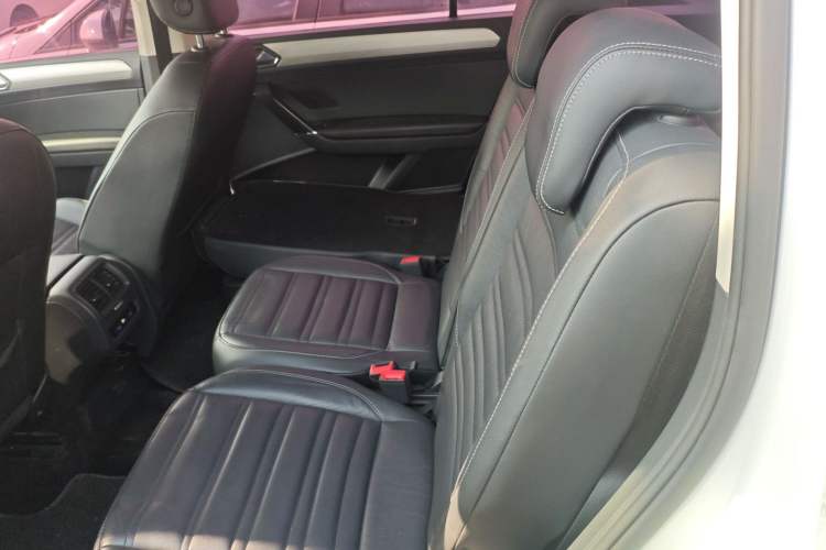 Used Volkswagen Touran 2016 Volkswagen Touran L 280TSI DSG Comfort Edition Left Rear Seat
